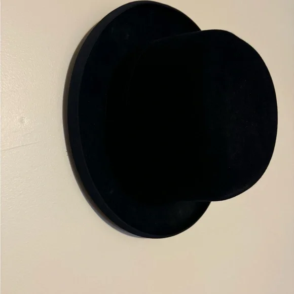 VINTAGE 1940’s Stetson Black Bowler Derby Hat!!! A MUST SEE!!